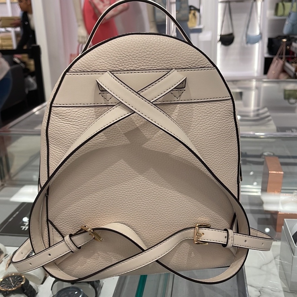Michael Kors Women's Valerie Medium Pebbled Leather Backpack Light Cream 
NWT - Picture 6 of 16